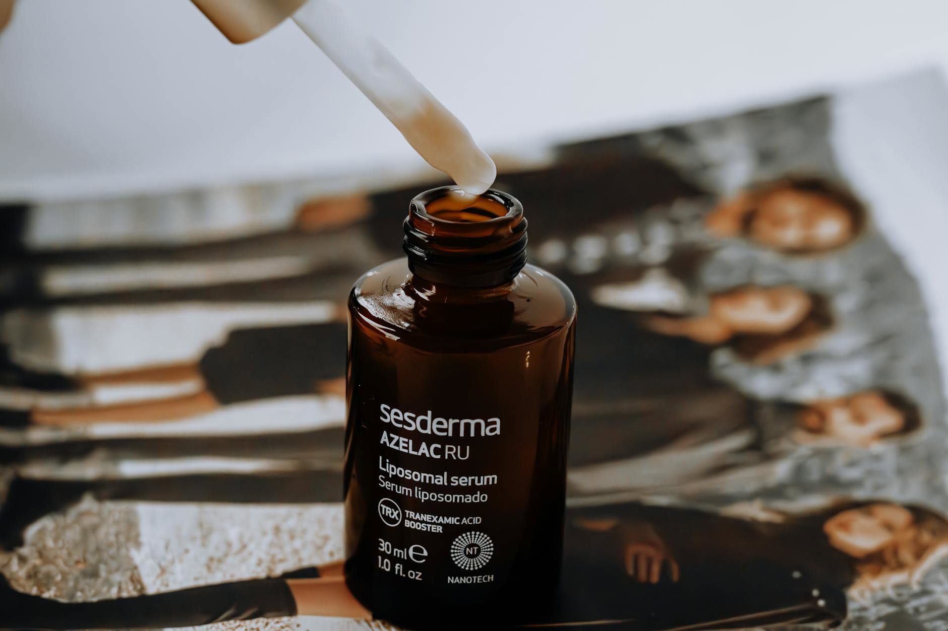 AHA vs BHA : quel exfoliant visage choisir ?