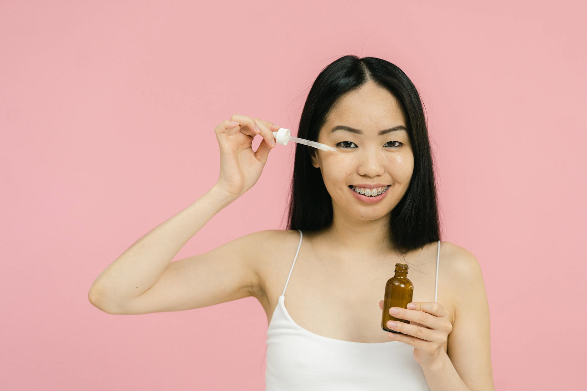 Should You Apply Face Oil on Wet or Dry Skin?