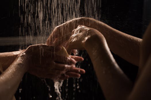 10 Best Body Washes for Dry Skin (Dermatologist-Tested 2026)