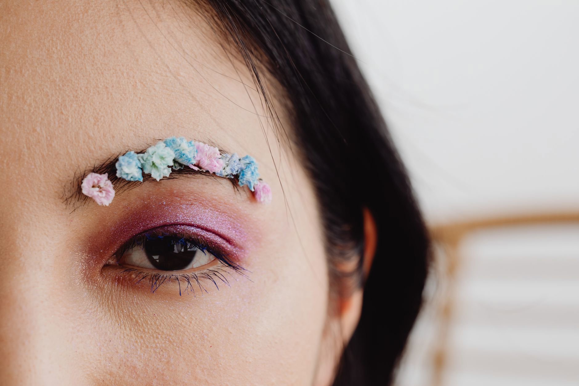 Brow Pencil vs. Brow Pomade: Was passt zu dir?
