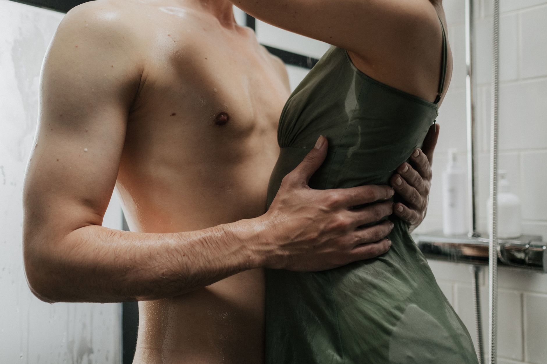 Can You Use Body Oil on Wet Skin? Best Method