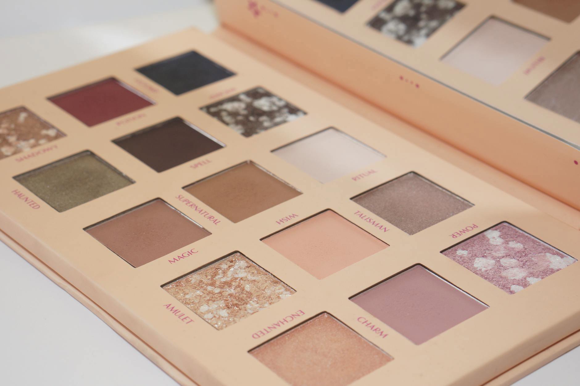 Comment choisir une palette pour yeux sensibles ?