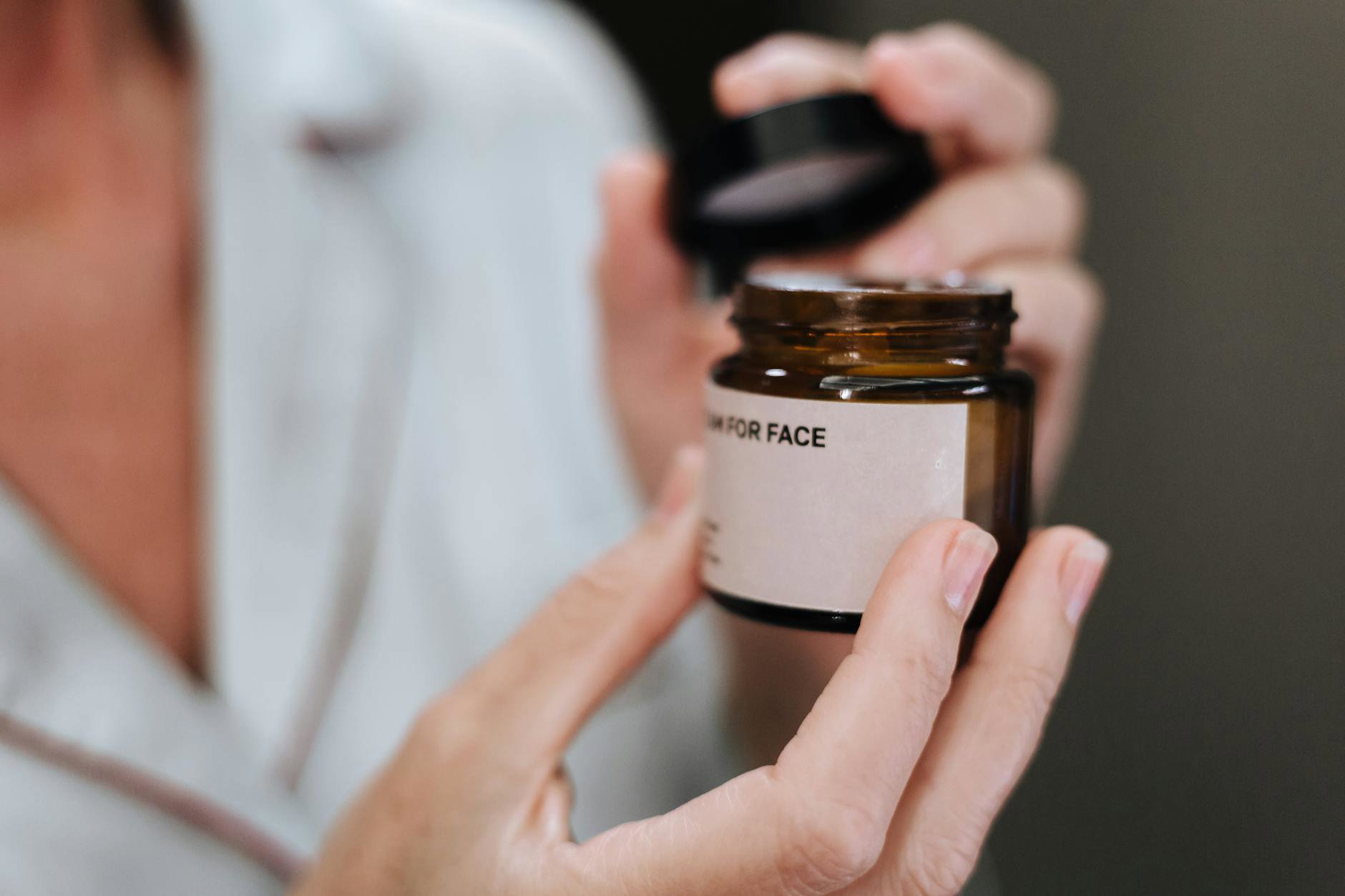 Day Cream vs Night Cream: What’s the Difference?