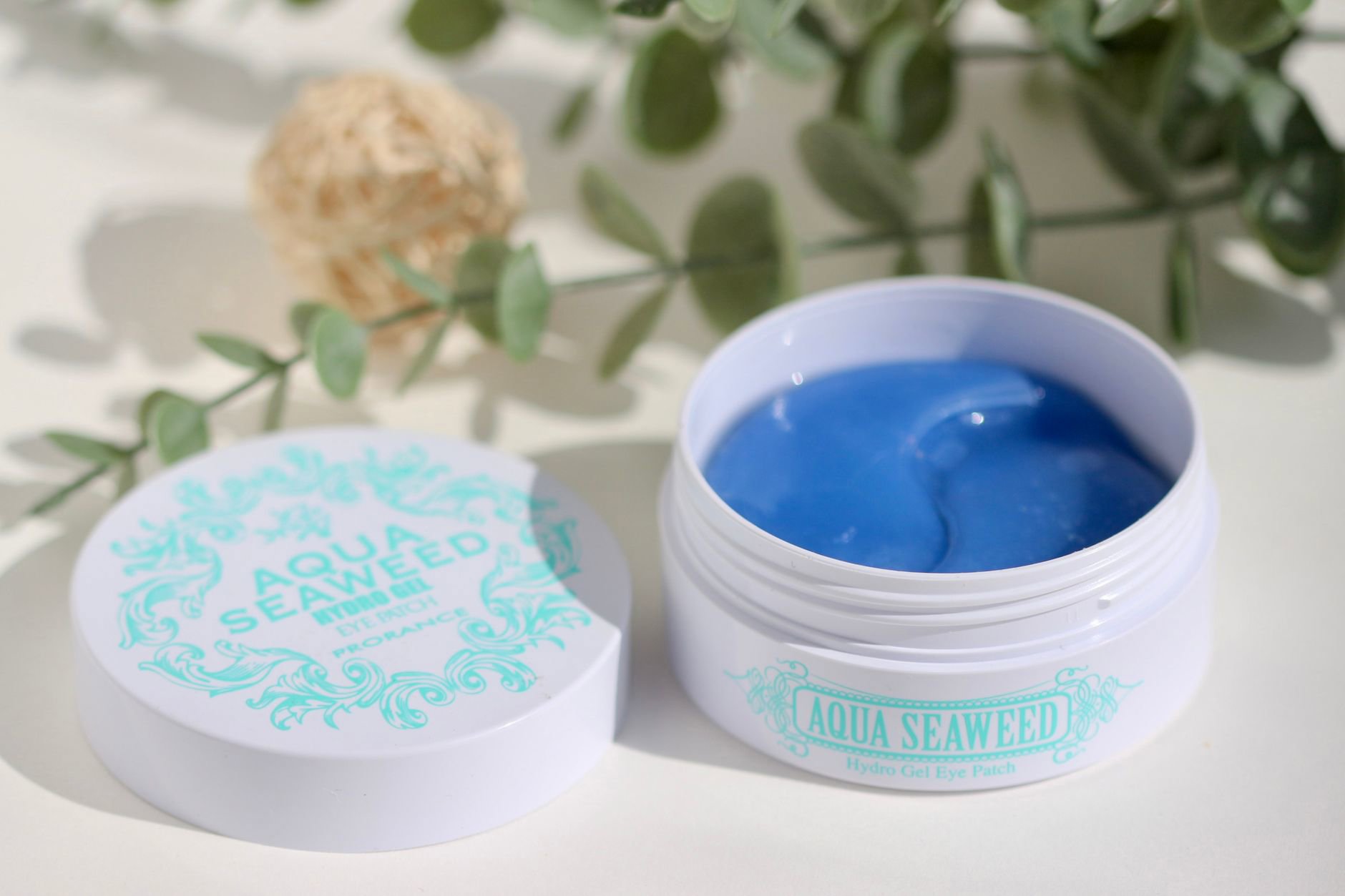 hydrogel under eye patches flatlay