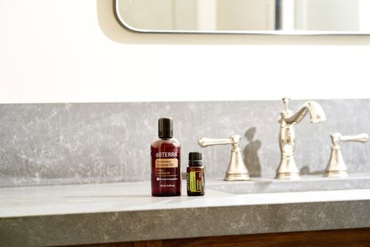 Do Face Oils Expire? Signs, Shelf Life & Storage