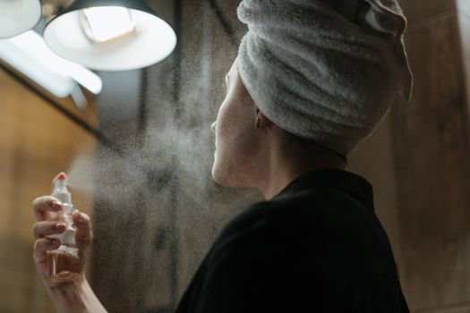 Does Face Mist Expire? Shelf Life & Safety Signs