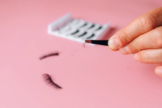 Fake Lashes richtig kleben: Schritt-für-Schritt Anleitung