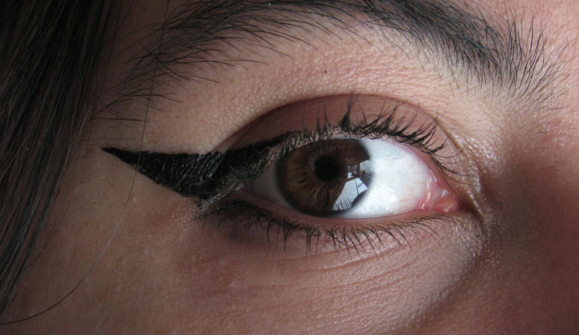 hooded eyes liquid eyeliner wing map