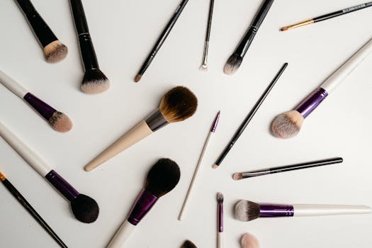 How to Apply Powder Highlighter Without Emphasizing Texture