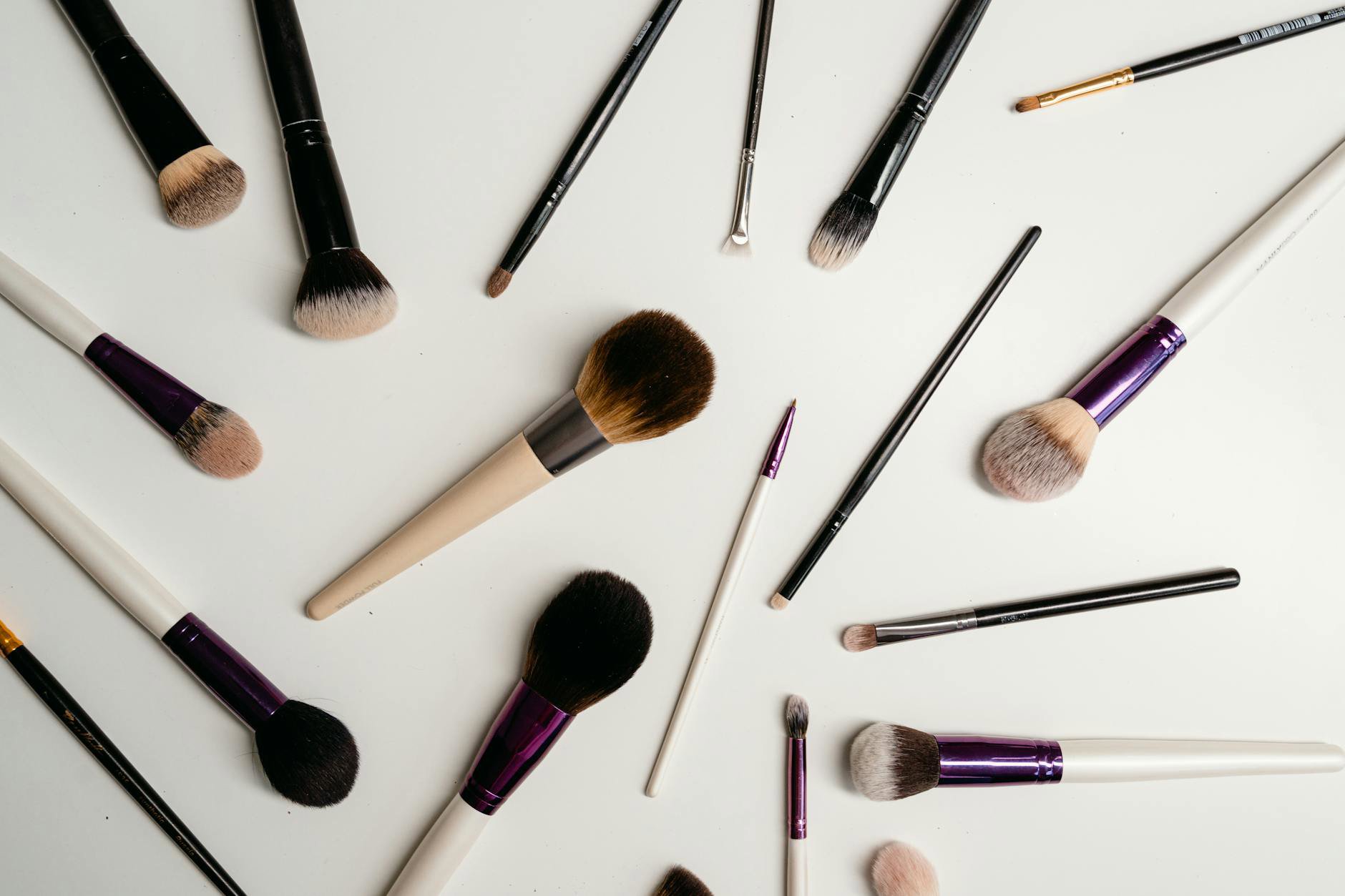 How to Apply Powder Highlighter Without Emphasizing Texture