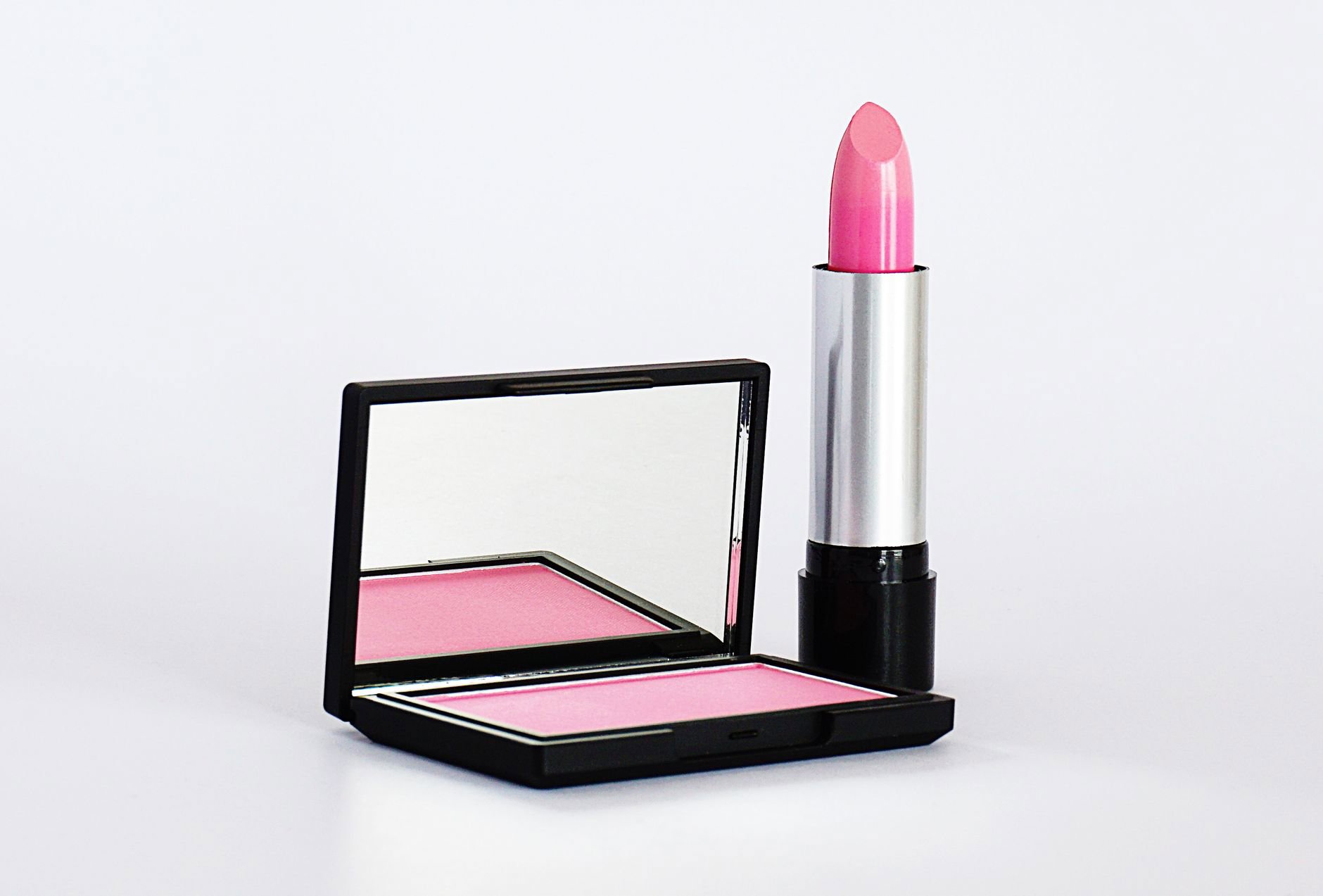 How to Choose Powder Blush for Oily Skin