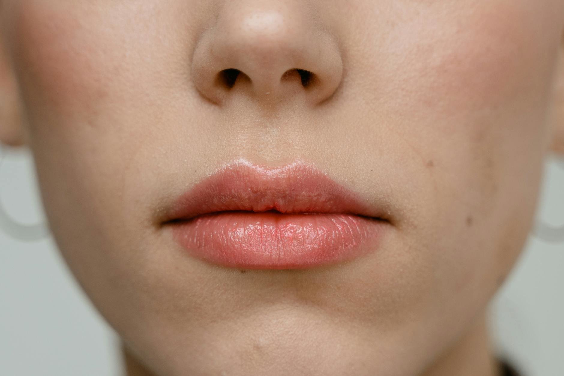 dry chapped lips close up lip gloss texture