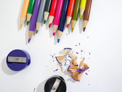 How to Sharpen Pencil Eyeliner Without Breaking It
