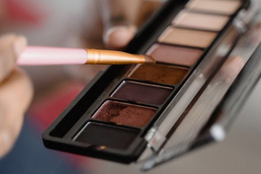 How to Tell If an Eyeshadow Palette Is Expired