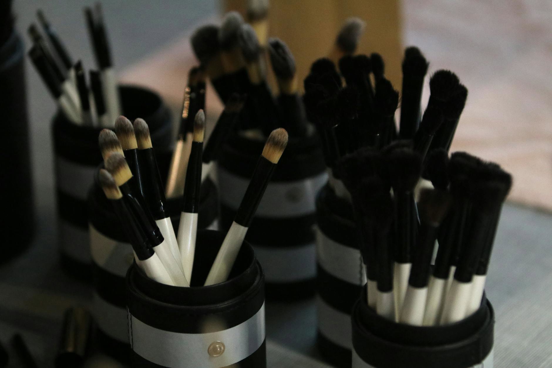 Laura Mercier Camouflage Powder Brush Long