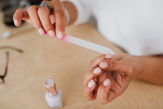 How to Use a Nail Buffer: Steps & Mistakes