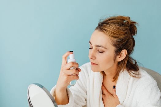 How to Use Face Mist: When & Where in Routine