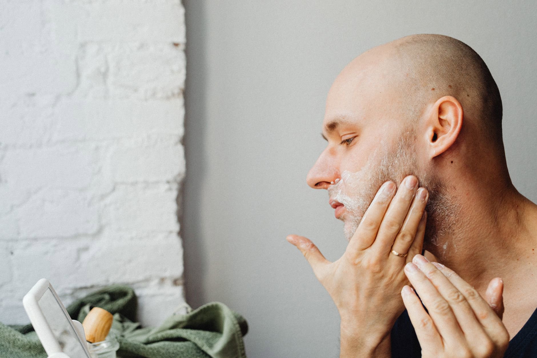 How to Use Hair Styling Cream for Frizz-Free Hair
