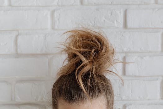 How to Use Hair Styling Powder for Volume