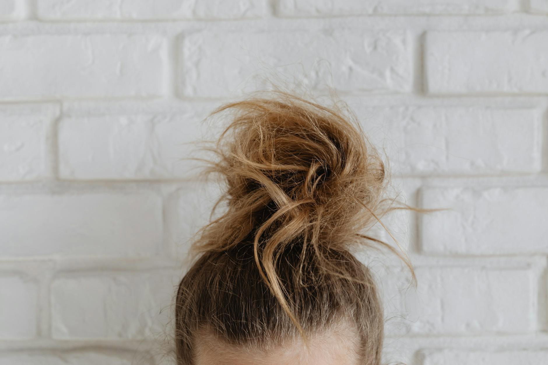 How to Use Hair Styling Powder for Volume