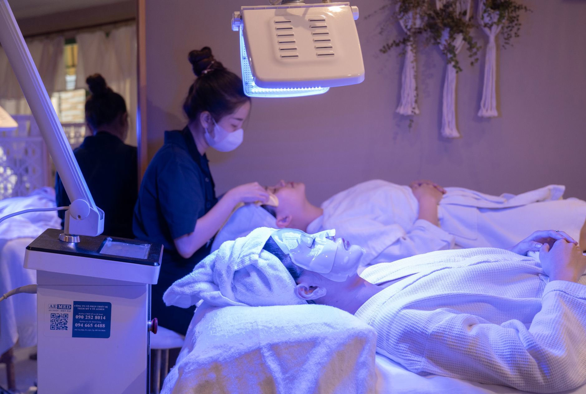 Irish women: the €14.93 LED mask deal worth a look