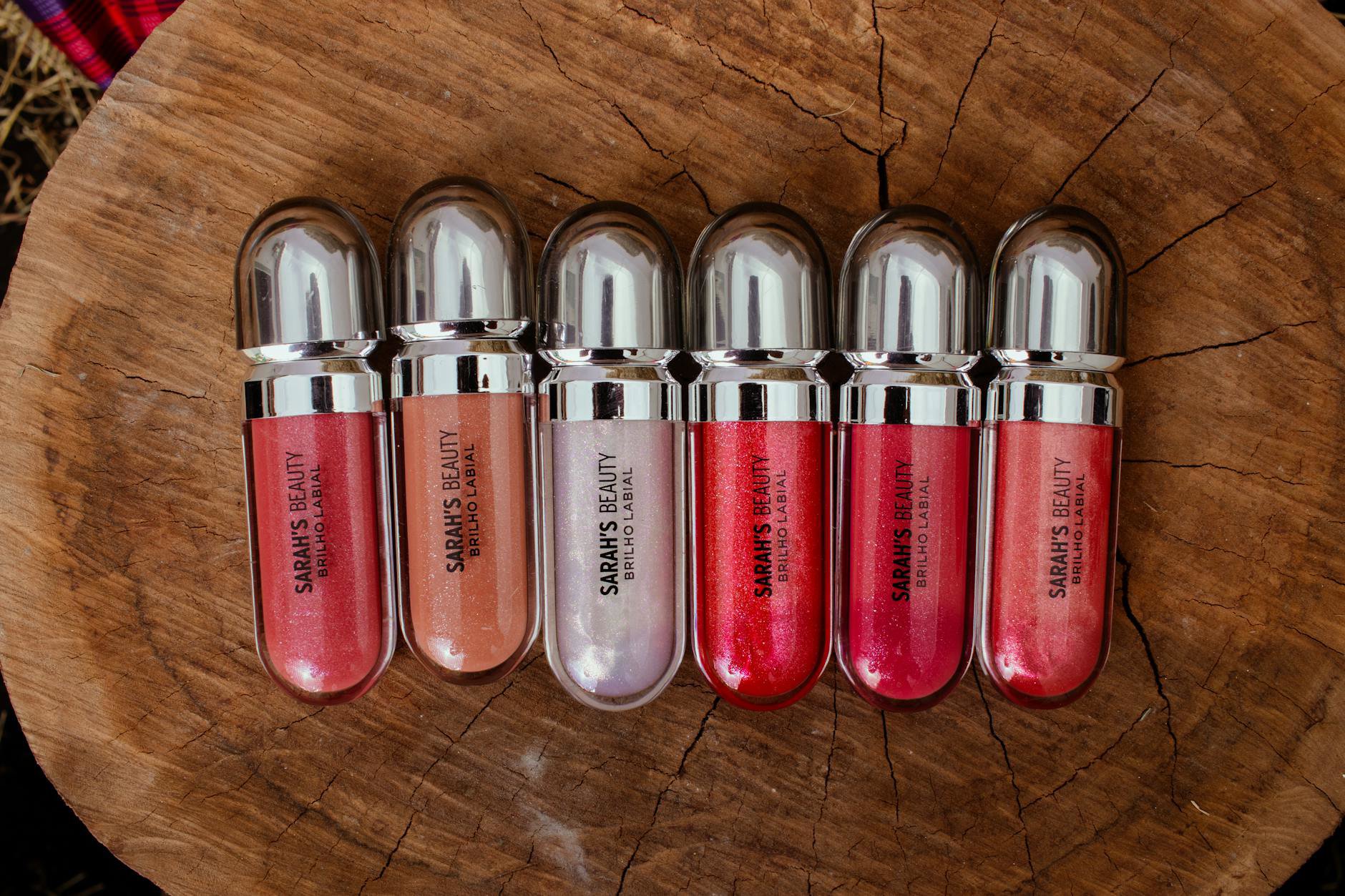 Lip Gloss vs Lip Oil: Which Should You Choose?