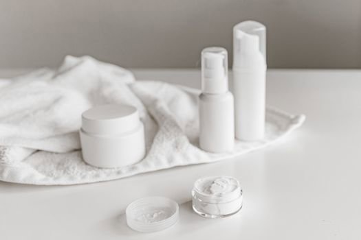 Night Cream vs Sleeping Mask: Which Should You Use?