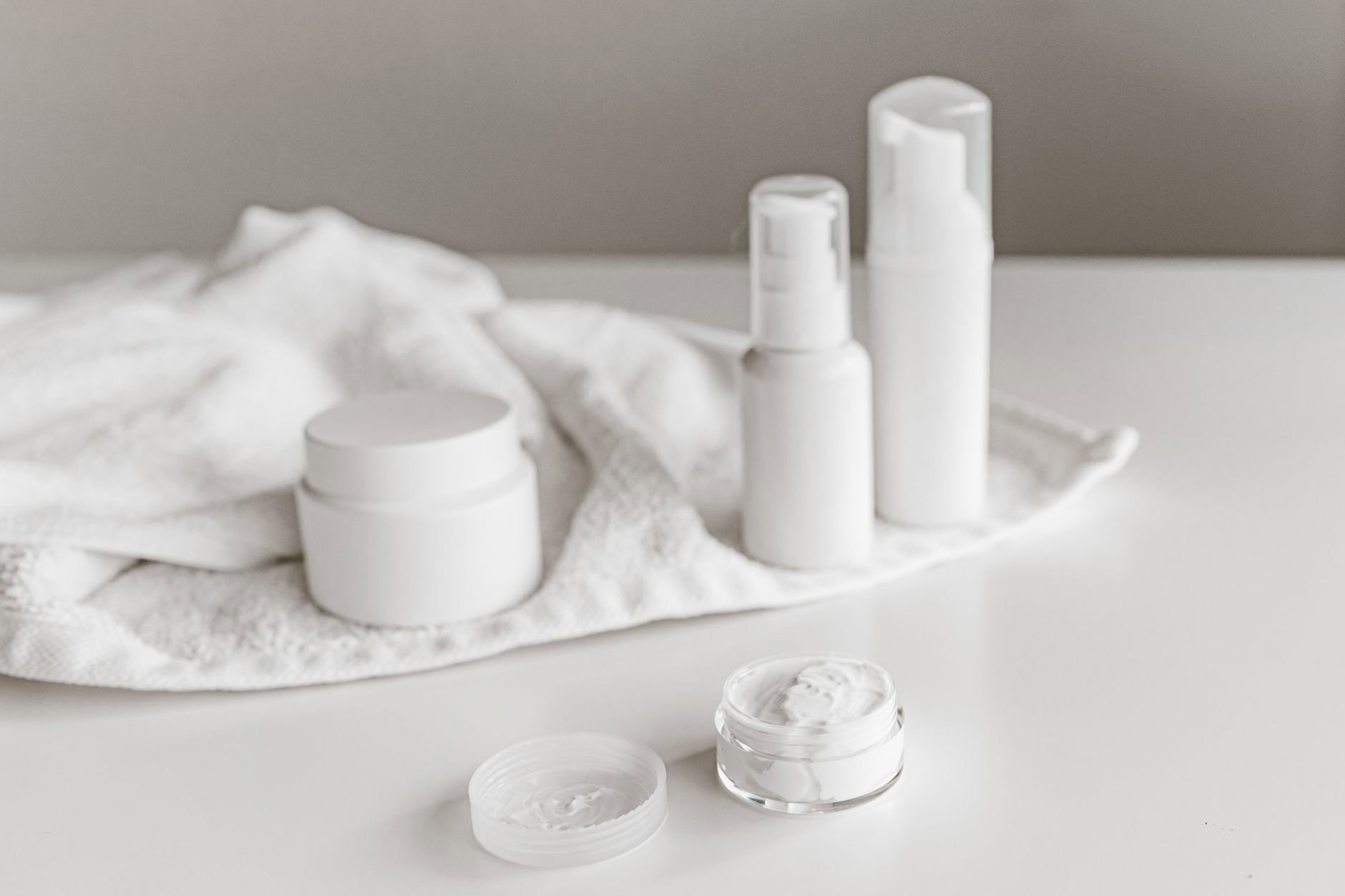 Night Cream vs Sleeping Mask: Which Should You Use?