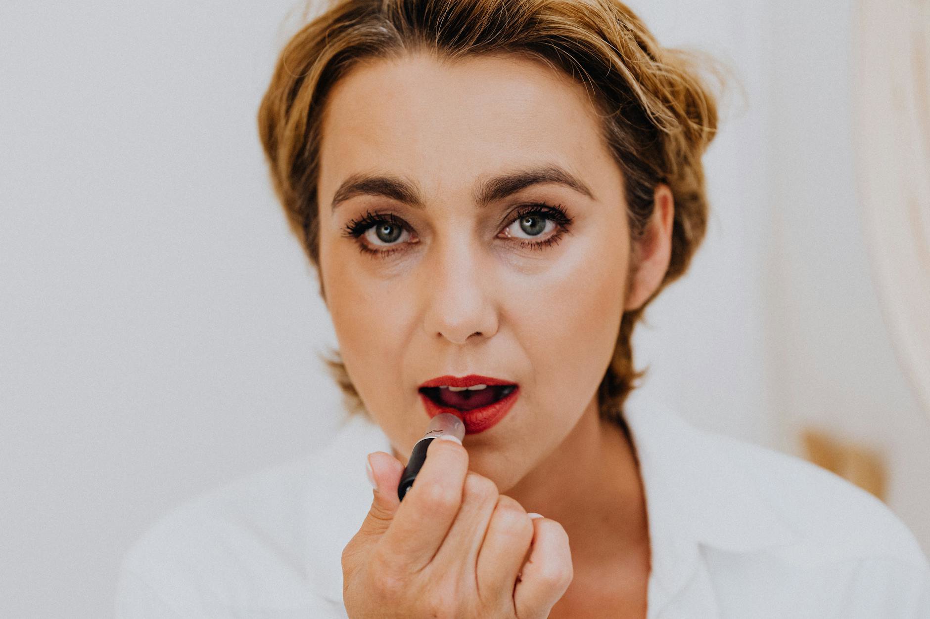 Oscar-Ready Skin on a Drugstore Budget (No Irritation)