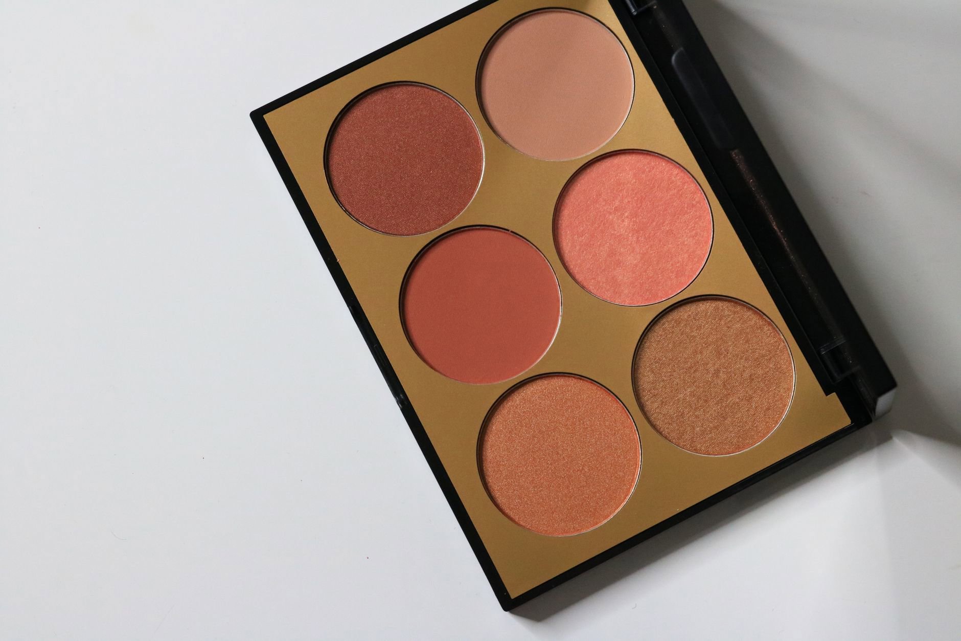 Quel blush poudre choisir selon ta carnation ?