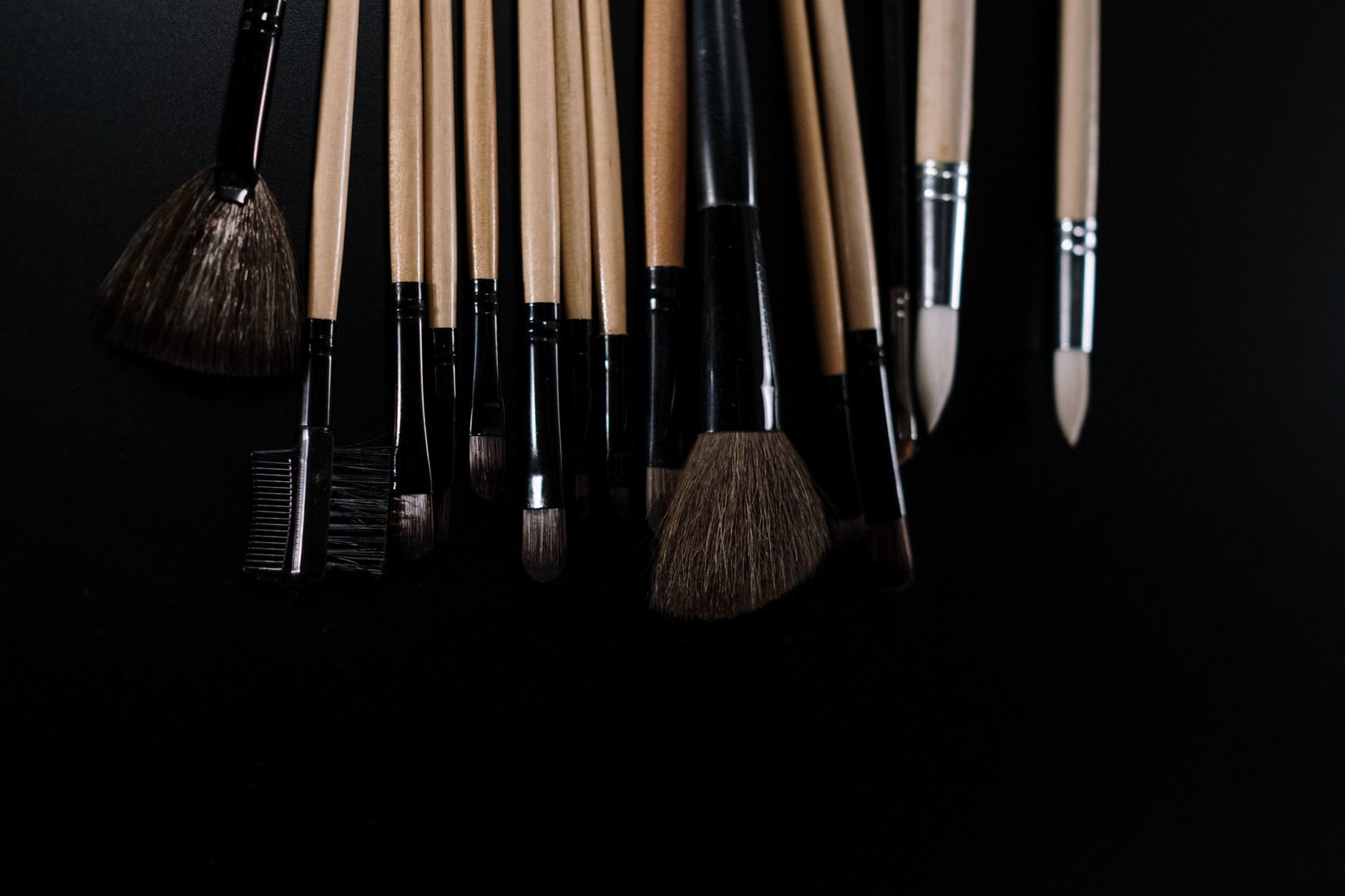 Quel eyeliner liquide choisir selon ton niveau ?