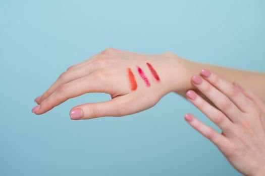 Waterproof vs Regular Liquid Eyeliner: Which to Choose?