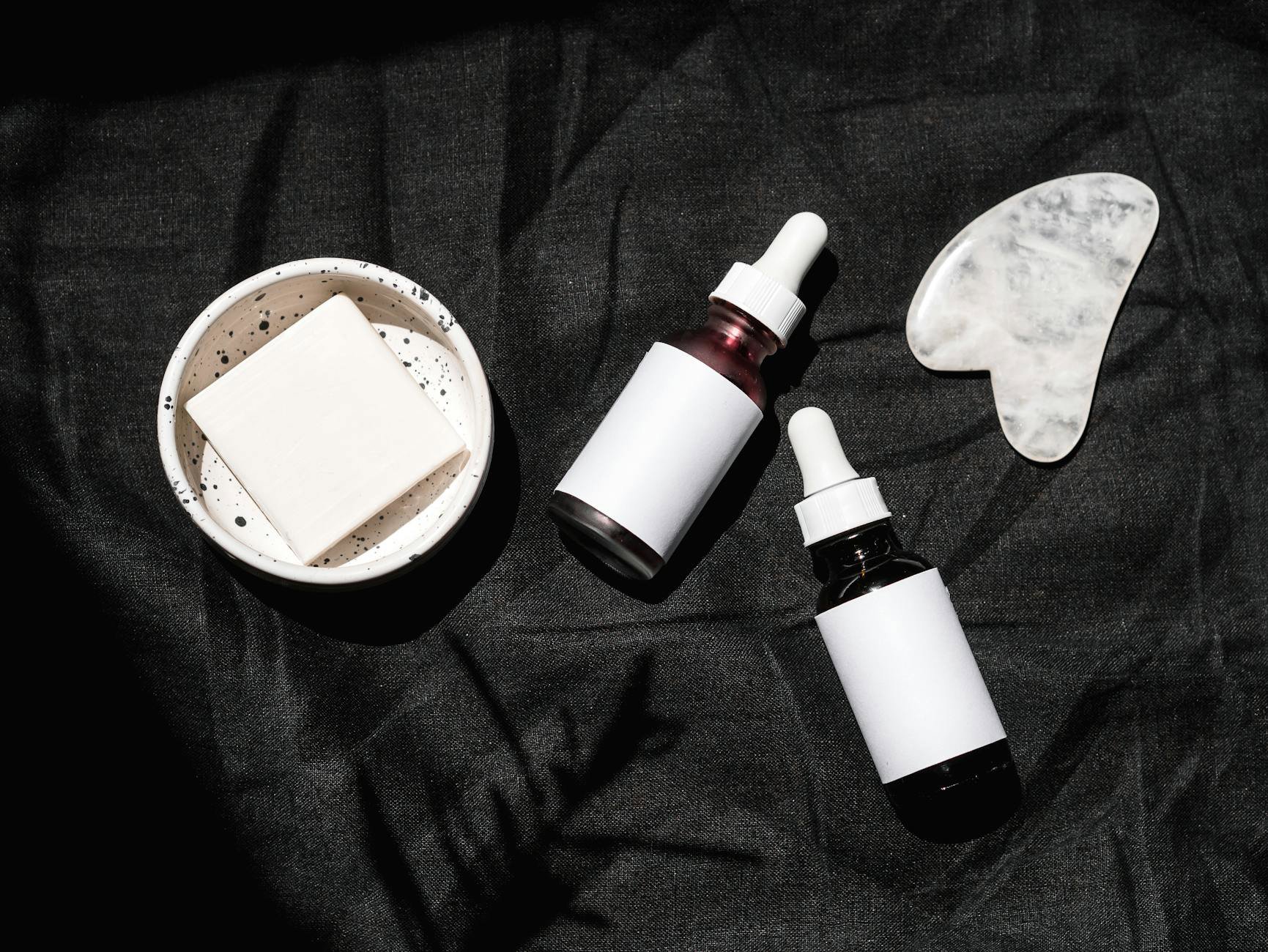 Welche Inhaltsstoffe wirken bei Anti-Aging Augencremes?