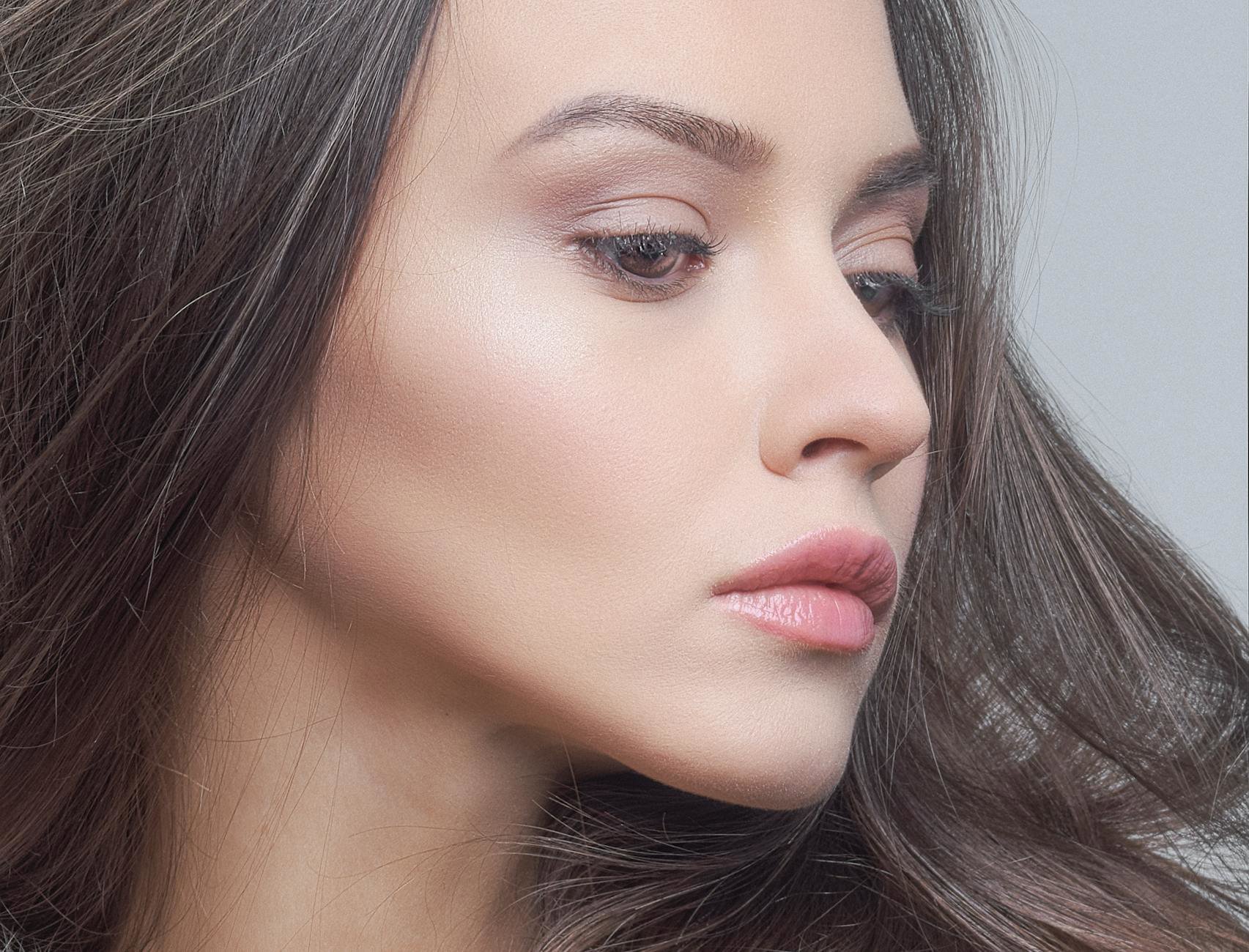 glowy makeup base on cheekbones