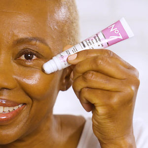 NO7 Menopause Skincare Firm And Bright Eye Concentrate - Anti Ageing Eye Serums 2